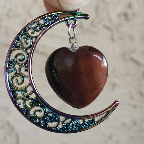 New Carved Heart Shaped Red Tiger Eye Rainbow Titanium Cresent Moon Pendant. - Picture 6 of 14